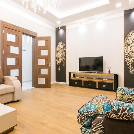 Sweet Home 6 Vip At Rustaveli Avenue ティビリシ エクステリア 写真