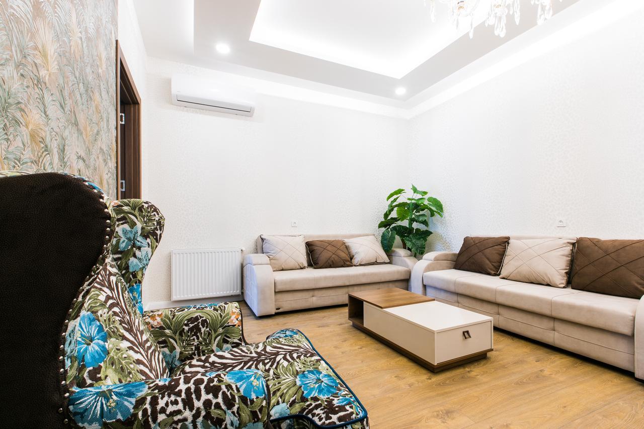Sweet Home 6 Vip At Rustaveli Avenue ティビリシ エクステリア 写真