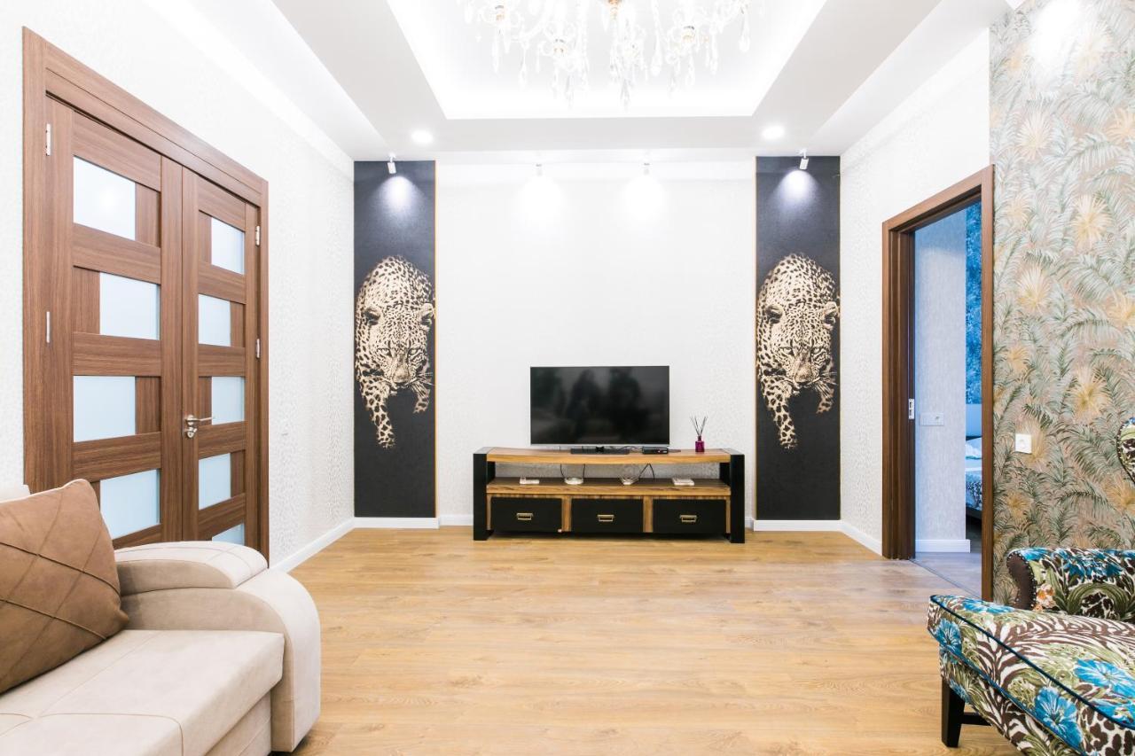 Sweet Home 6 Vip At Rustaveli Avenue ティビリシ エクステリア 写真