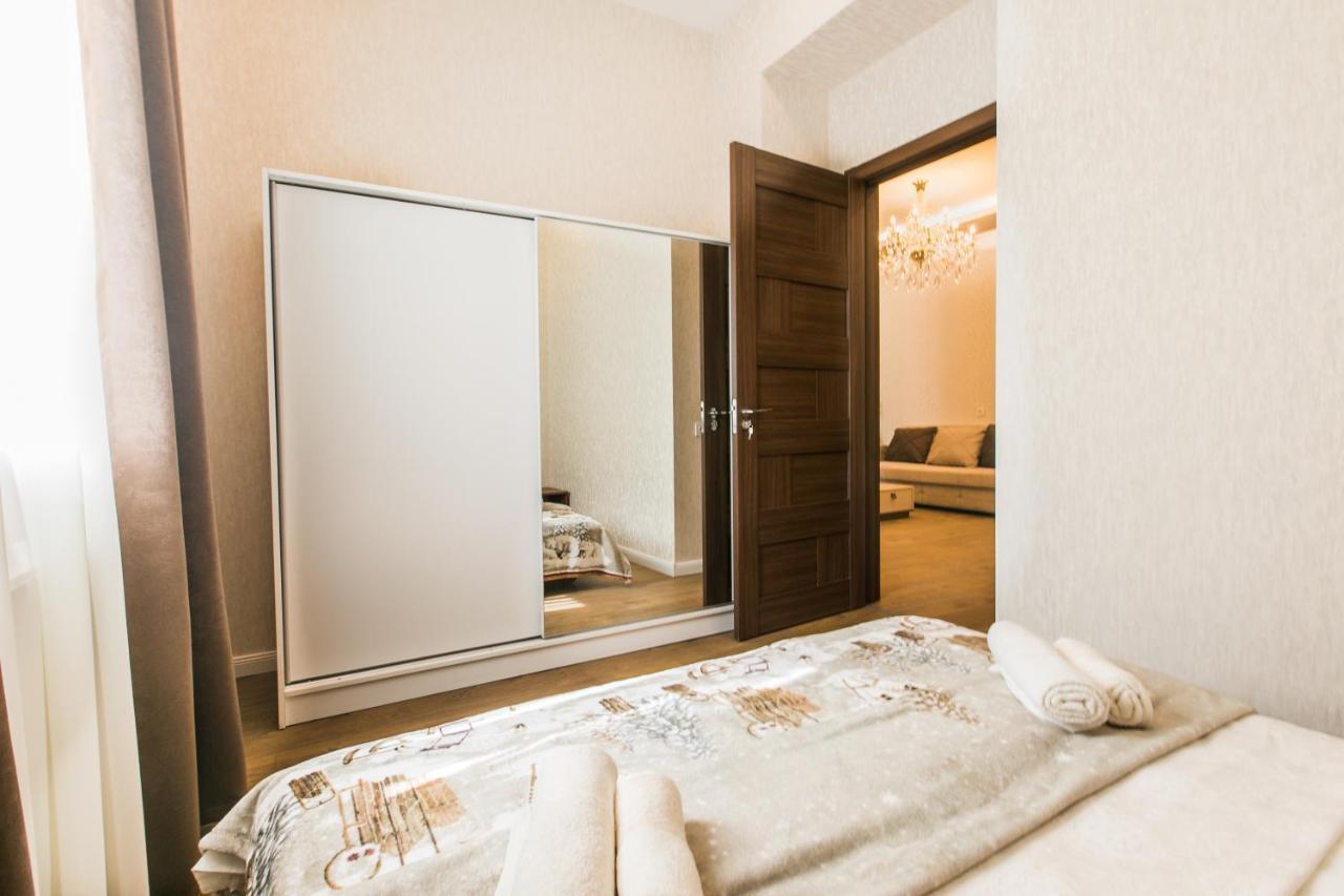 Sweet Home 6 Vip At Rustaveli Avenue ティビリシ エクステリア 写真